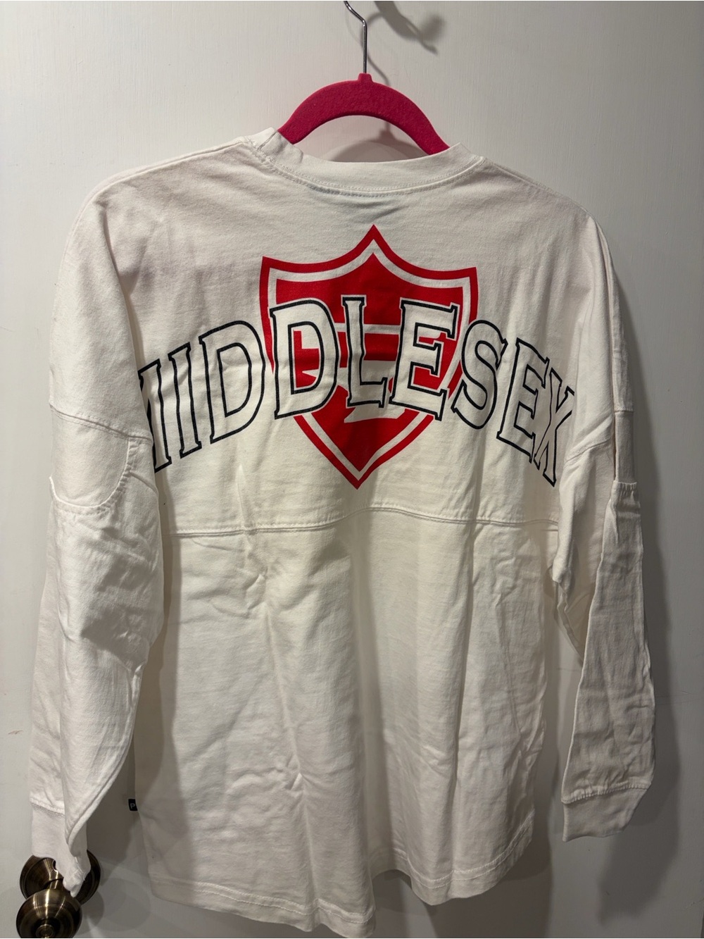 Pennant white long sleeve Small with Middlesex logo crewneck t-shirt